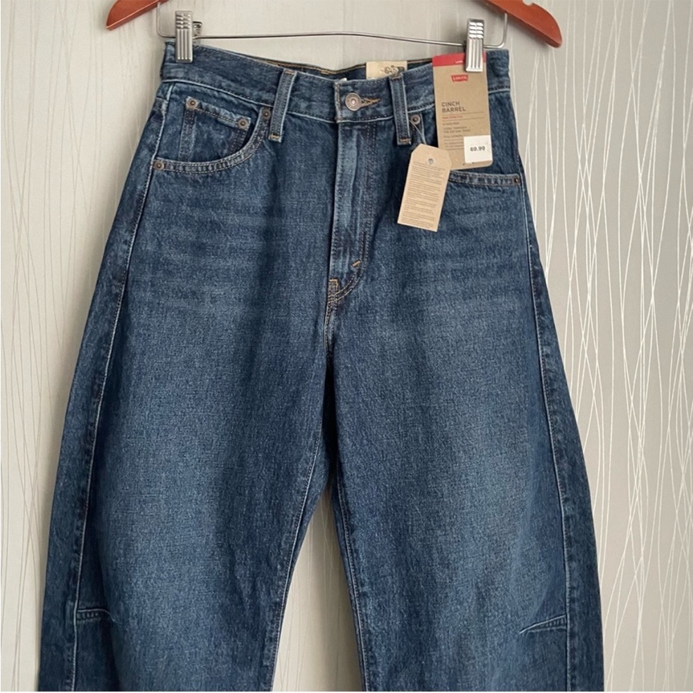 NWT Levi's Cinch Barrel Jeans - Picture 5 of 13